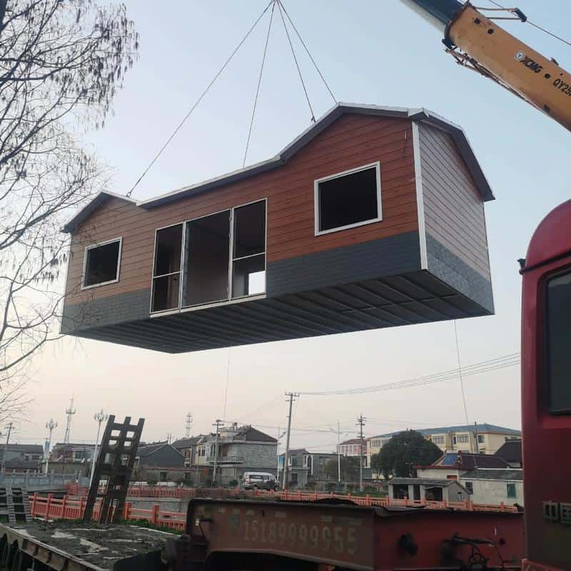 Modular Building Crane Lift